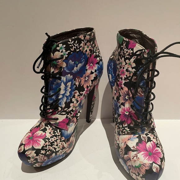 Aldo Agreda Floral Booties Size 6.5 - Picture 5 of 6